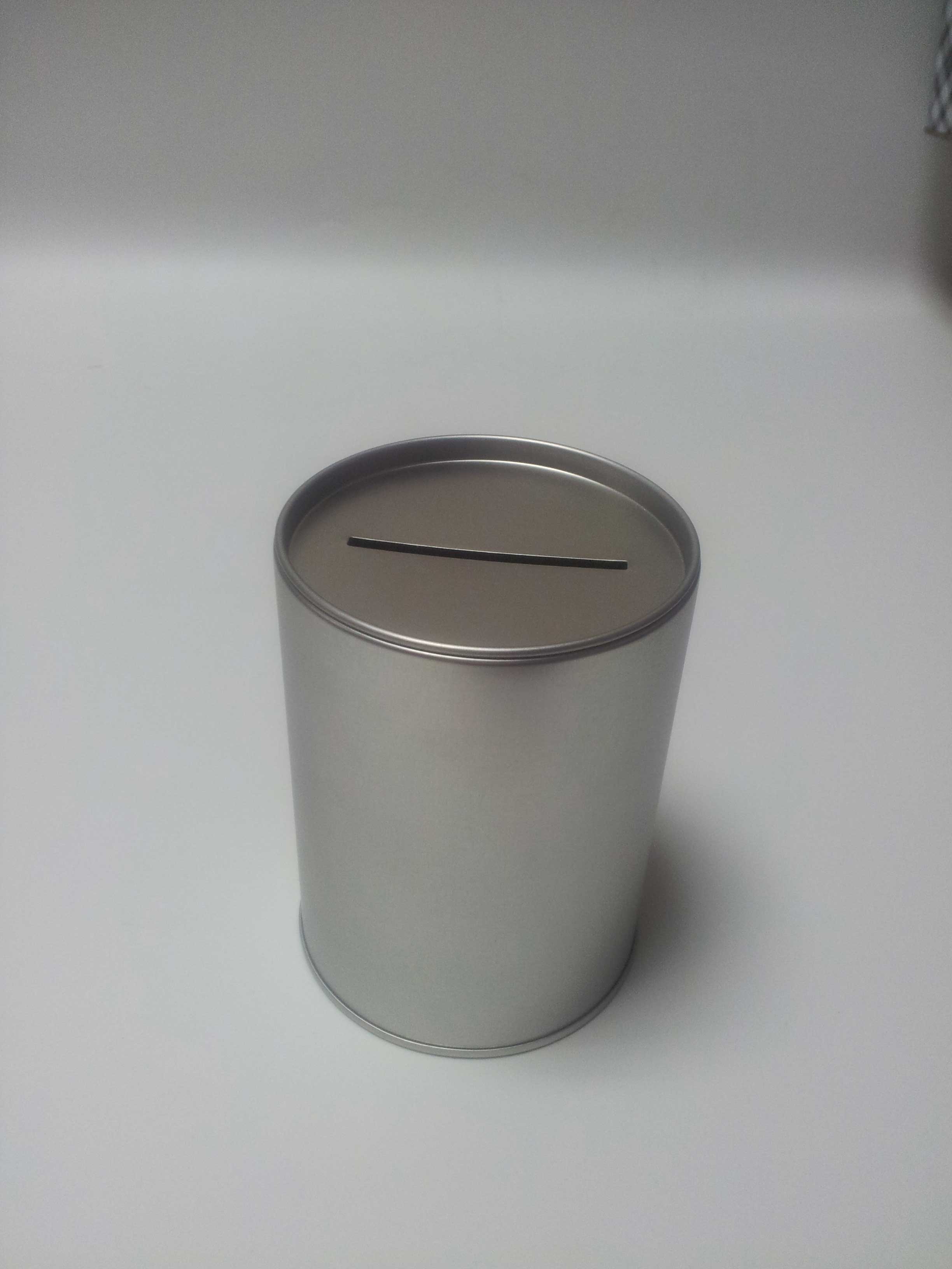 קופת חיסכון עגולה עם מכסה לחיץ נפתח באופן מלא