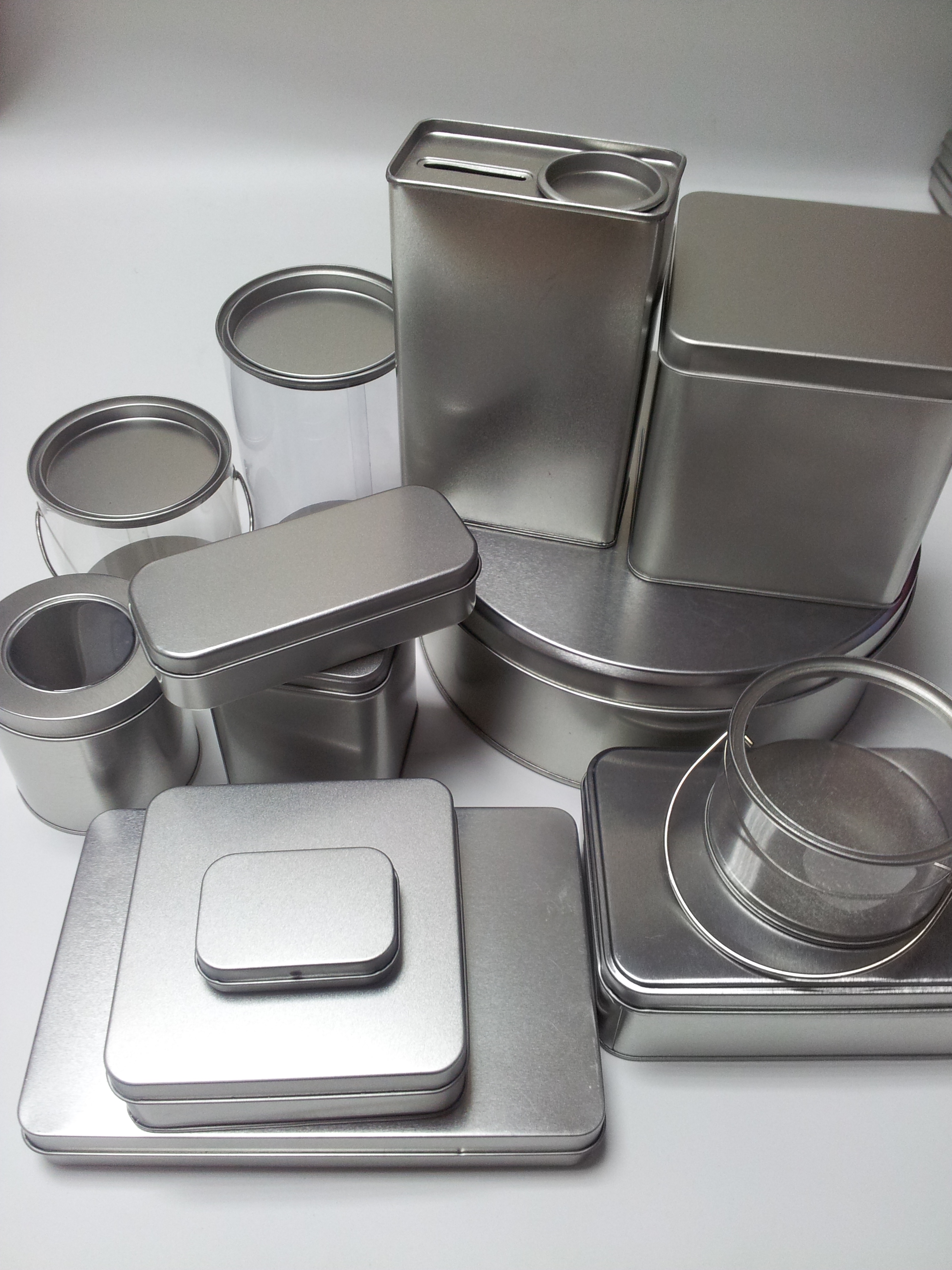 קופסאות פח במלאי